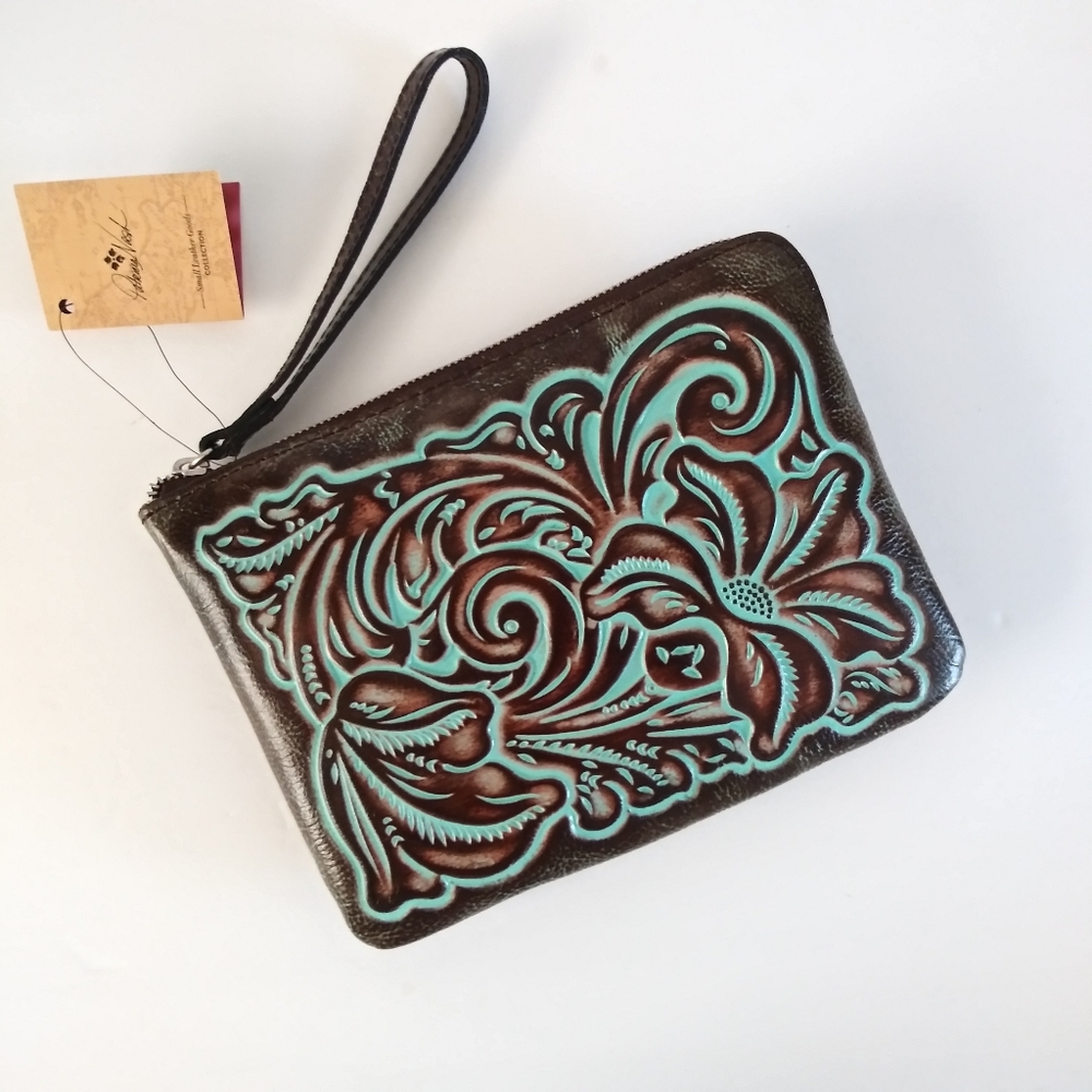 NWT PATRICIA NASH CASSINI POUCH WRISTLET BAG